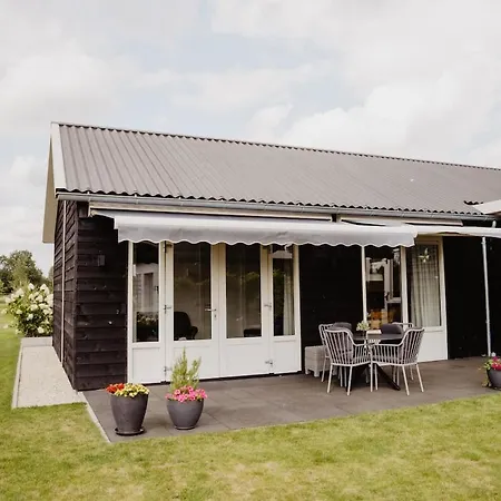 Holiday home Huize Henk