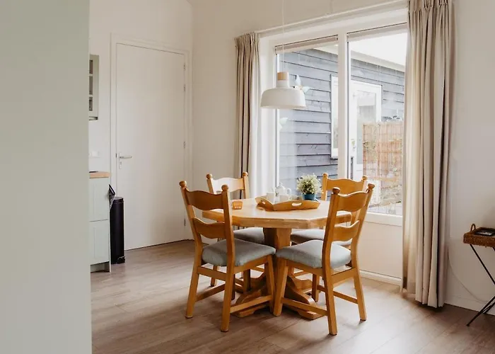 Semesterbostad Huize Henk *