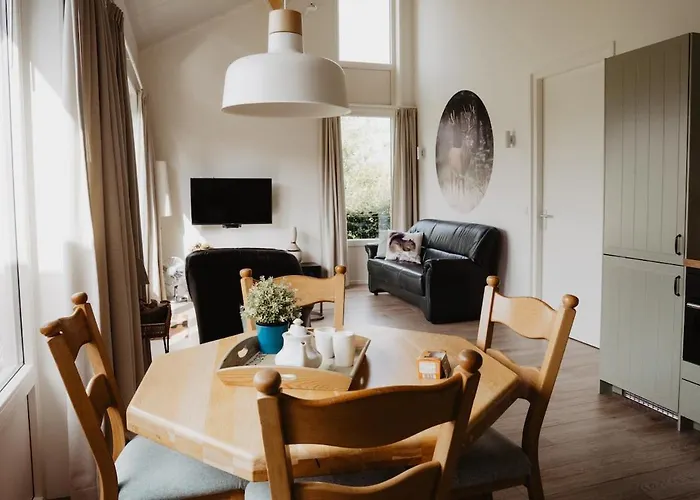 펜션 Huize Henk 엠스트